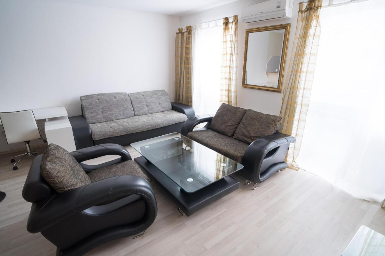 Apartment Vodni With Parking Brno Exterior foto