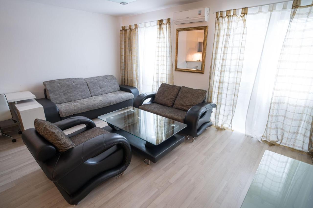 Apartment Vodni With Parking Brno Exterior foto